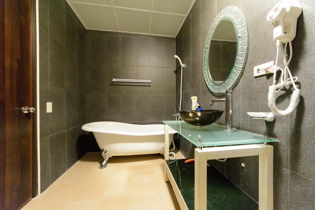 Bali House Apartment Kota Hualien Bagian luar foto